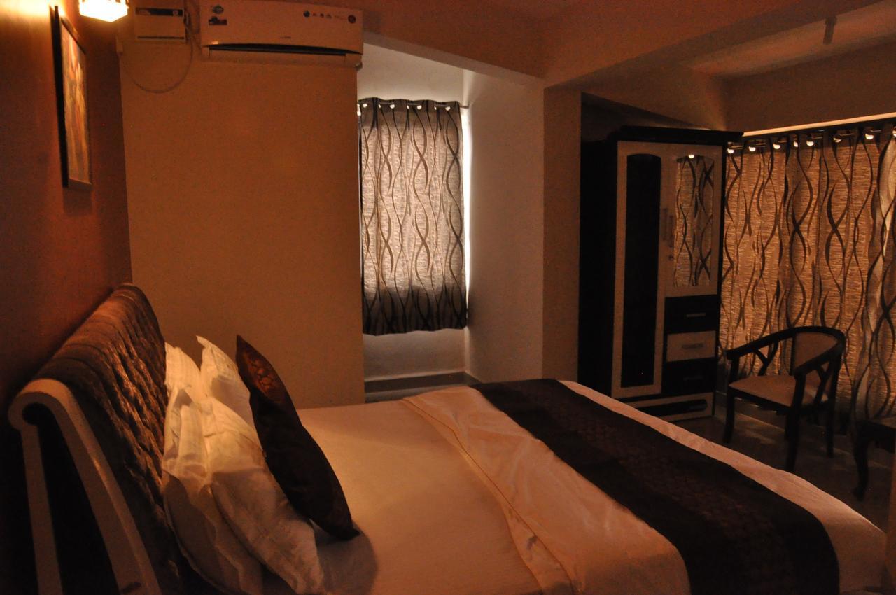 Hotel Dewa Goa Dabolim Esterno foto